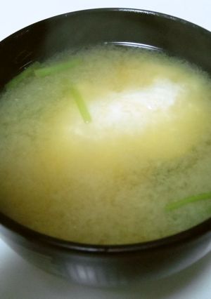 とろっ♪ 半熟卵の味噌汁-レシピのメイン写真