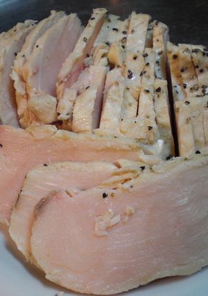 鶏肉で簡単★ハムの作り方♬ε(◕‿◕✿-レシピのメイン写真