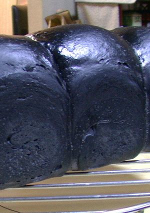 まっ黒くろすけ☆竹炭山形食パン-レシピのメイン写真
