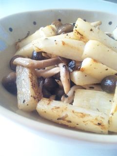山芋とシメジのバター醤油炒め-レシピのメイン写真