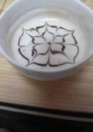 カフェアート チョコソースでお花ver-レシピのメイン写真