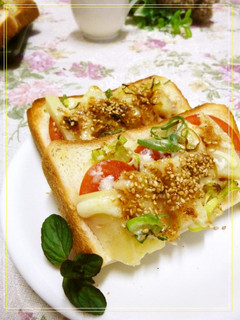 チーズとトマトとじゃが芋の和風トースト-レシピのメイン写真