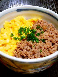 ランチやお弁当にレンジで1人分♪そぼろ丼-レシピのメイン写真