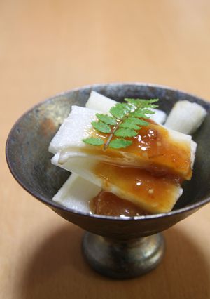 今が旬の「うどの梅味噌かけ」-レシピのメイン写真