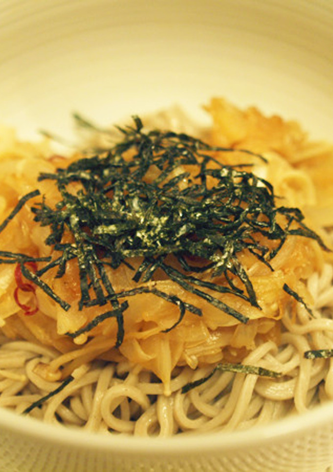 日本そばで★新玉ねぎとえのきの甘辛和え麺-レシピのメイン写真