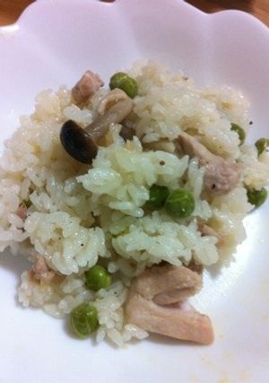 グリーンピースと鶏肉の中華風炊き込みご飯-レシピのメイン写真