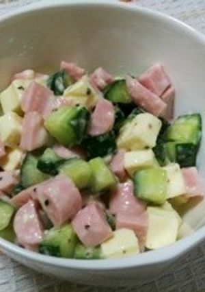 魚肉ソーセージ＆チーズのマセドアンサラダ-レシピのメイン写真