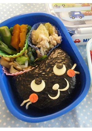 ハートの型抜きで☆くろねこ☆キャラ弁-レシピのメイン写真