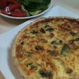 簡単☆ほうれん草とベーコンのキッシュ