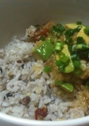 まぐろとアボガドのポキ丼-レシピのメイン写真