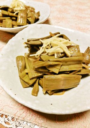 春の到来☆いたどりの煮物♪-レシピのメイン写真