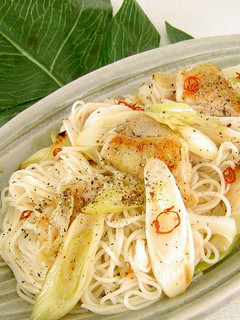 黒胡椒の効いた鶏ねぎそうめん(うどん)-レシピのメイン写真