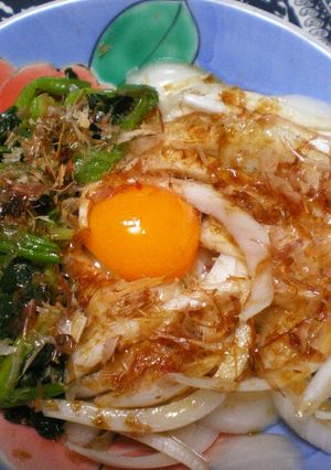 新玉ねぎとほうれん草の卵黄のせサラダ-レシピのメイン写真