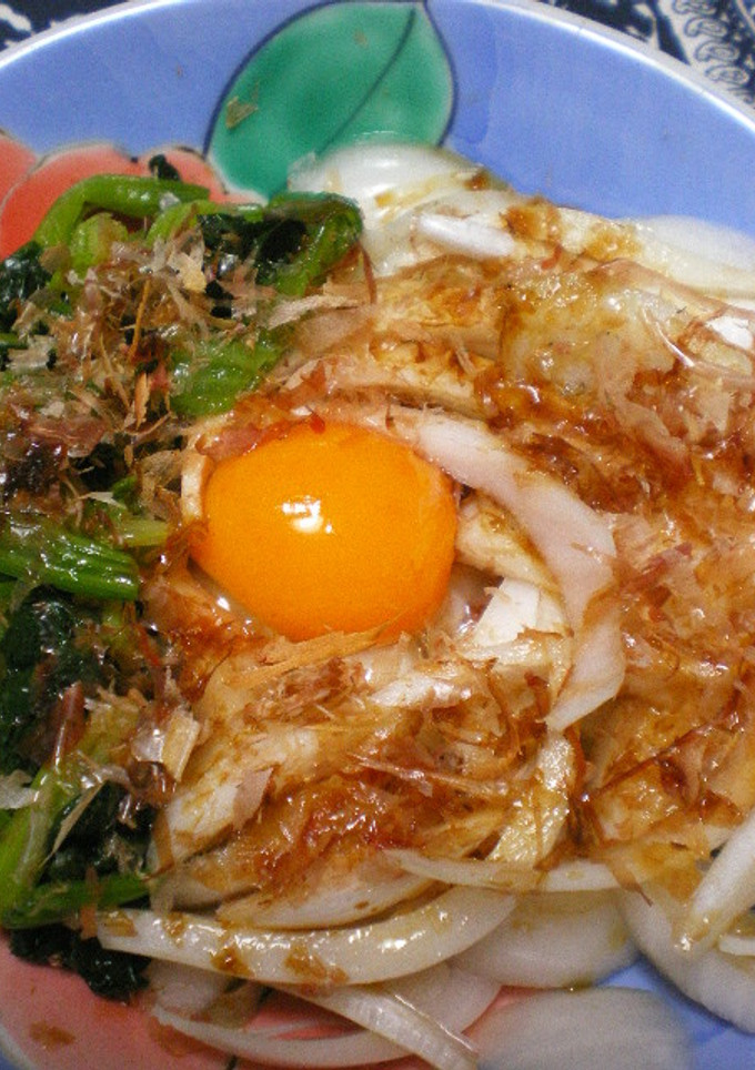 新玉ねぎとほうれん草の卵黄のせサラダ-レシピのメイン写真
