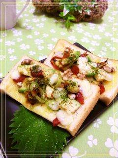 チーズと福神漬けとアボカドの和風トースト-レシピのメイン写真