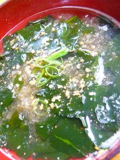 即席☆ごま香るワカメととろろ昆布のスープ-レシピのメイン写真