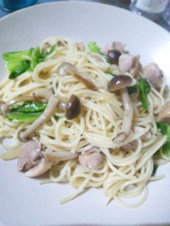 鶏肉としめじとレタスのパスタ-レシピのメイン写真