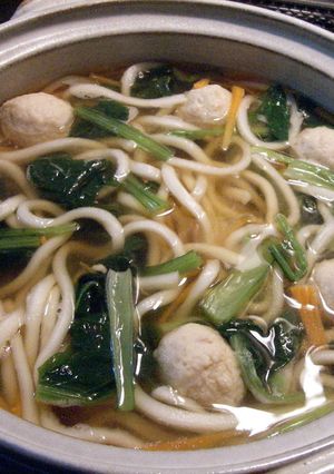 土鍋で簡単♪煮込みうどん（具材紹介有）-レシピのメイン写真