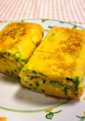 主人のお弁当に考案～葱(ニラ)玉子焼き☠-レシピのメイン写真