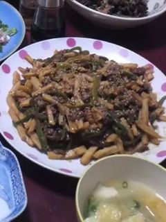 焼き肉のタレと隠し味一つで青椒牛肉絲!-レシピのメイン写真