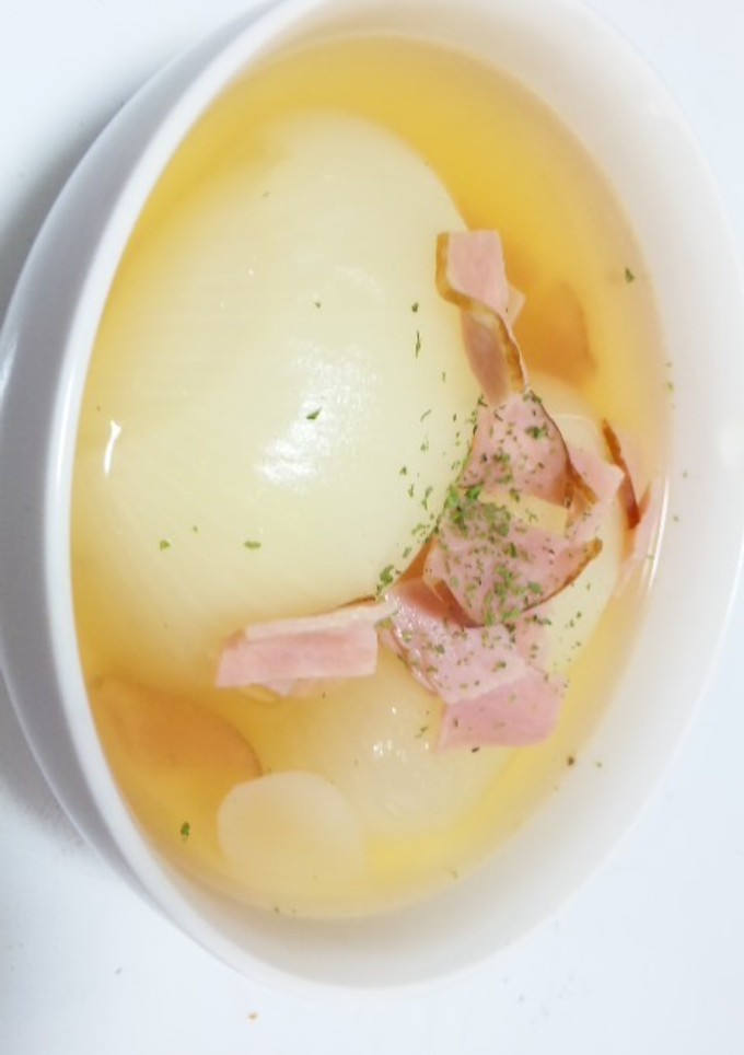 新玉ねぎの丸ごとコンソメスープ-レシピのメイン写真