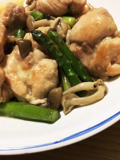 フライパン1つで!鶏肉とアスパラの塩炒め-レシピのメイン写真