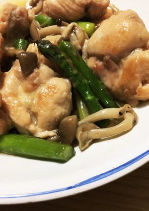 フライパン1つで！鶏肉とアスパラの塩炒め-レシピのメイン写真
