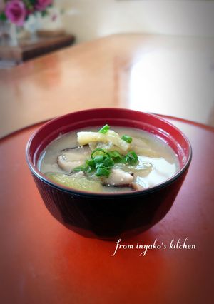 茄子と椎茸(夏は素麺入れて）お味噌汁♪-レシピのメイン写真