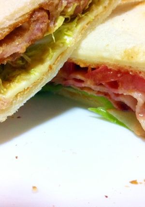 豚の生姜焼きサンドとＢＬＴサンド。-レシピのメイン写真