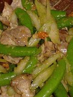 蒸し鶏とスナップエンドウのゴマサラダ-レシピのメイン写真