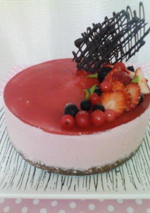 ふんわりフランボワーズムースケーキ-レシピのメイン写真