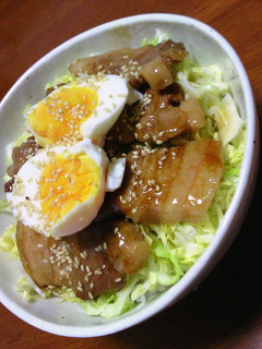 春キャベツと豚肉の温たま丼-レシピのメイン写真