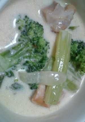 野菜たっぷり☆鶏肉と緑の野菜のクリーム煮-レシピのメイン写真