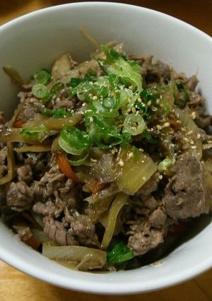 簡単っす！きんぴらアレンジ！肉ごぼう丼！-レシピのメイン写真