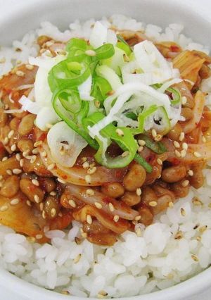 【『キムチと納豆と生イカ』ご飯】の作り方-レシピのメイン写真