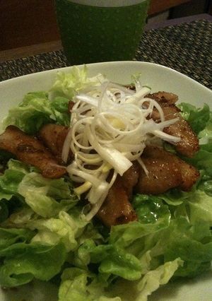 カリカリ豚トロのバルサミコサラダ-レシピのメイン写真