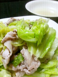 超簡単☆豚肉と春キャベツの炒め物-レシピのメイン写真