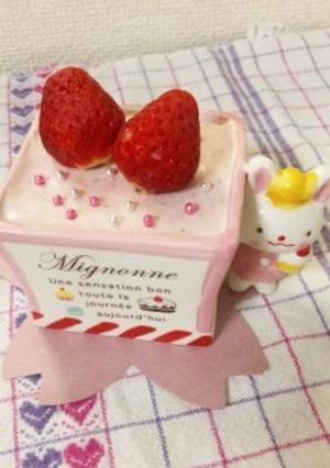 材料シンプルで超簡単♪ふわふわ苺ムース-レシピのメイン写真