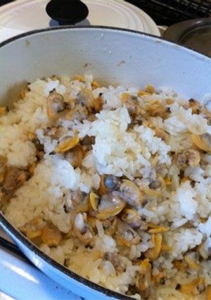 ルクルーゼでアサリの炊きこみごはん-レシピのメイン写真