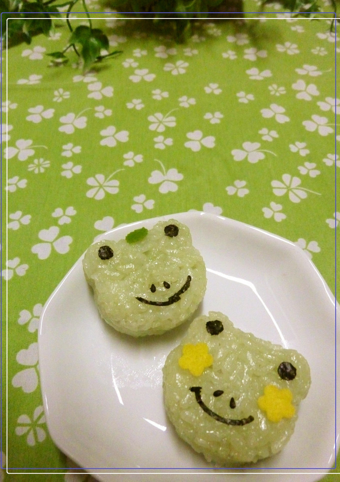 おにぎりでカエル　✿野菜の抜き型使用✿-レシピのメイン写真
