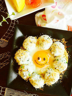 ふりかけご飯で目玉焼き~このまま朝食!!-レシピのメイン写真