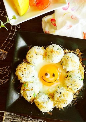 ふりかけご飯で目玉焼き～このまま朝食！！-レシピのメイン写真
