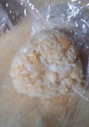 簡単おにぎり 天かすでたぬきごはん-レシピのメイン写真