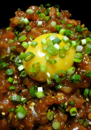 ねぎとろでまかない＠食べるラー油ユッケ丼-レシピのメイン写真