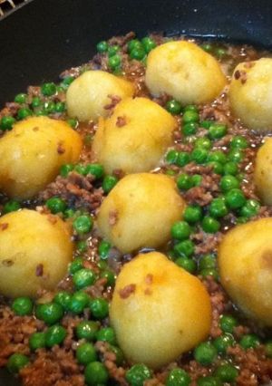 新じゃがとグリンピースのそぼろ煮-レシピのメイン写真