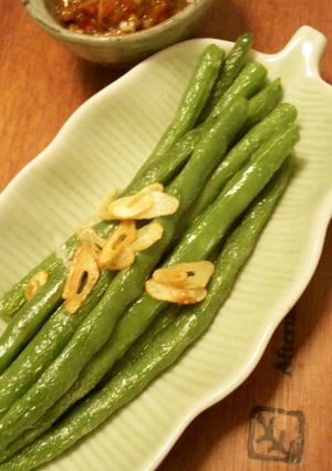 いんげんの素揚げを豆板醤で♪-レシピのメイン写真