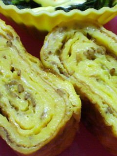 お弁当にプチプチごま入り玉子焼き-レシピのメイン写真