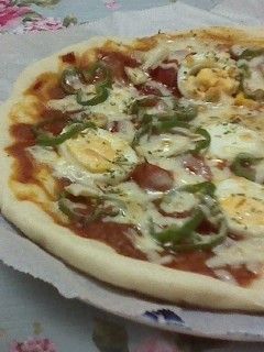 トマトとゆで卵のハーブ*ピザ(*^^*)-レシピのメイン写真