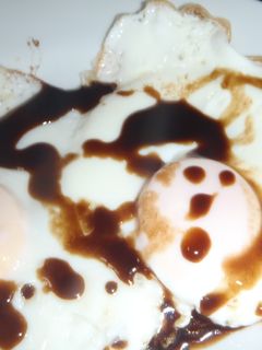 目玉焼きにソースをかけて-レシピのメイン写真
