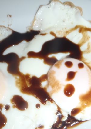 目玉焼きにソースをかけて-レシピのメイン写真